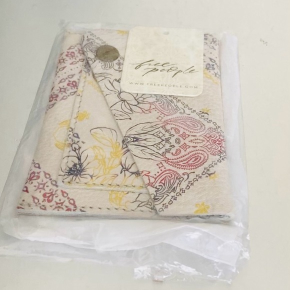 Free People Sol Fold Wallet NWT - Picture 3 of 8